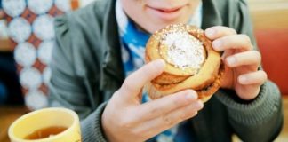 5 Simple Ways to Manage Cravings, According to a RD